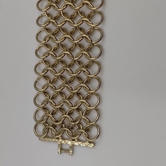 Gold tone round link bracelet cuff - Picture 3 of 9